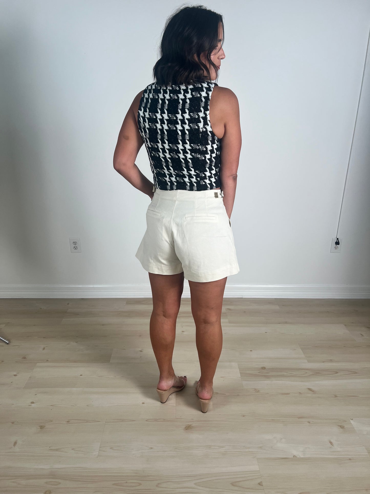 The Colette Buckle Waist Shorts – Ecru